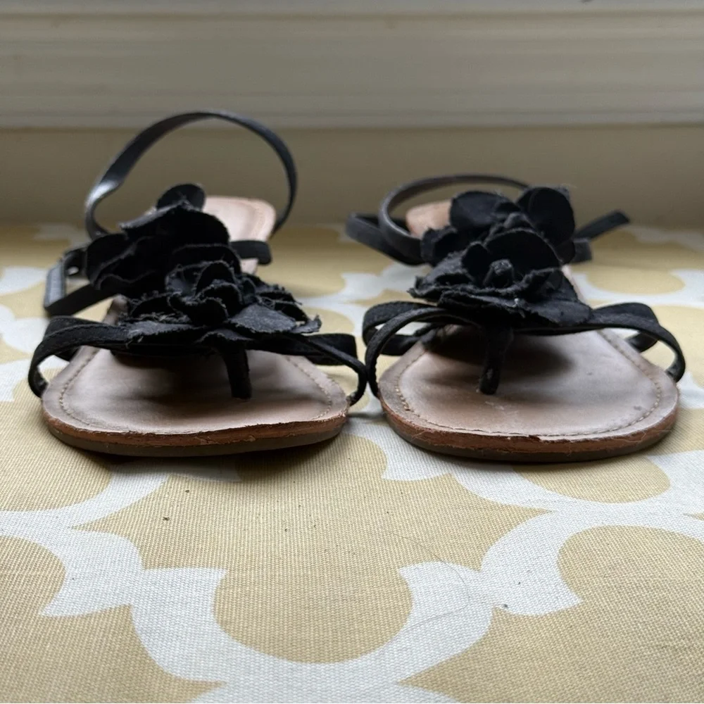 Nine West Plumerial Sandal Floral Fabric Sandals 11M Black Floral embellishment